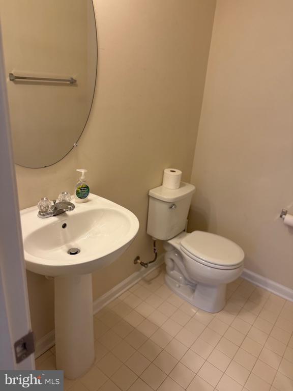 12500 Rustic Rock Ln in Beltsville, MD - Foto de edificio - Building Photo