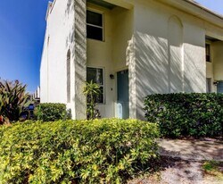 4511 W La Villa Ln in Tampa, FL - Building Photo