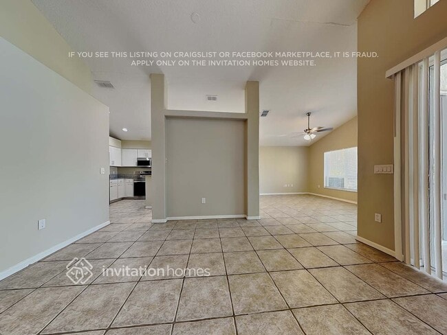 5422 Twin Creeks Dr in Valrico, FL - Building Photo - Building Photo