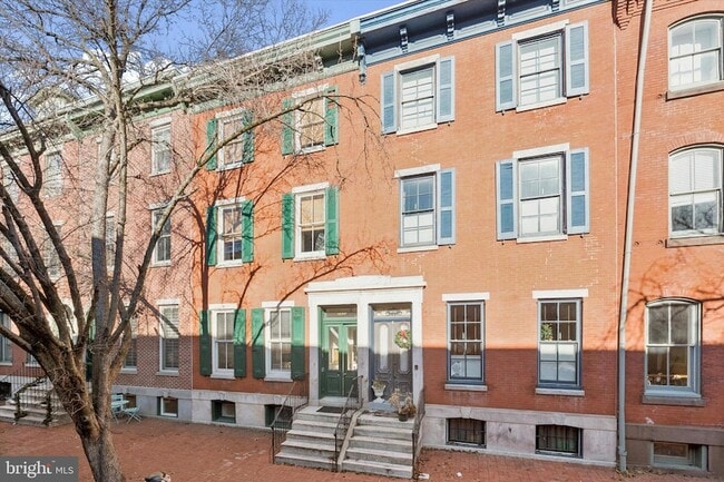 1719-21 Wallace St, Unit 202 in Philadelphia, PA - Building Photo - Building Photo