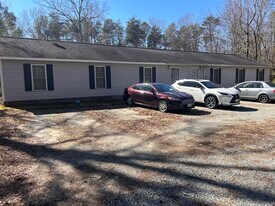542 Howerton Rd, Unit 544 B in Dunnsville, VA - Building Photo