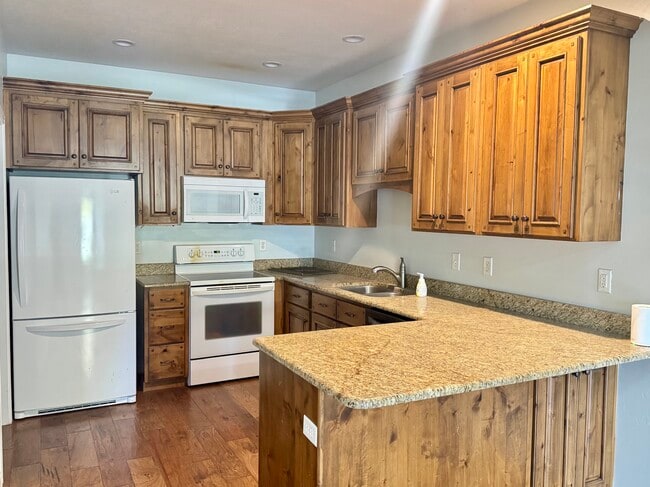 592 S 350 E in Pleasant Grove, UT - Building Photo - Building Photo