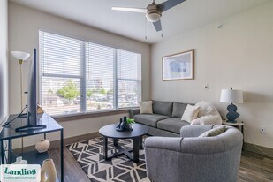 300 Enclave Dr, Unit 3114 in Conroe, TX - Building Photo