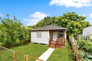 811 Tricou St in New Orleans, LA - Building Photo