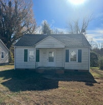 323 W Bingham St in Statesville, NC - Building Photo