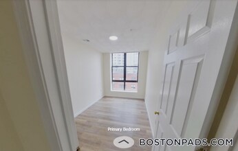 81 Essex St, Unit 74 in Boston, MA - Building Photo - Building Photo