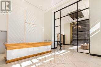 255-255 Bay St in Ottawa, ON - Building Photo - Building Photo
