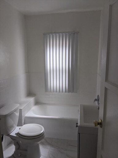 1801 Kingsley N Dr, Unit 104 in Los Angeles, CA - Building Photo - Building Photo