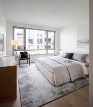 Townhouse on the Park in Long Island City, NY - Foto de edificio - Building Photo