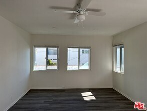 342 1/2 S Serrano Ave in Los Angeles, CA - Building Photo - Building Photo