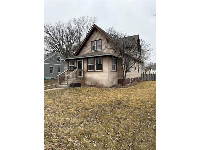 1001 4th St S in Moorhead, MN - Building Photo - Building Photo