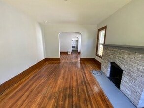 908 Davis St in Akron, OH - Building Photo - Building Photo