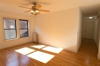 Thumbnail - Woodlawn Terrace Apartments in Chicago, Illinois