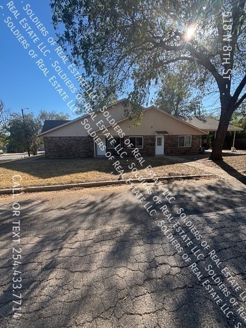 property at 518 N 8th St