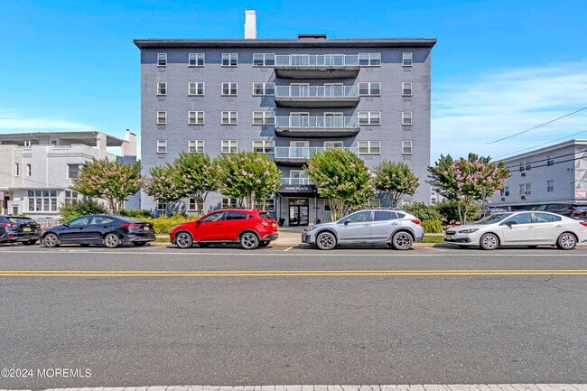 property at 1706 Park Ave