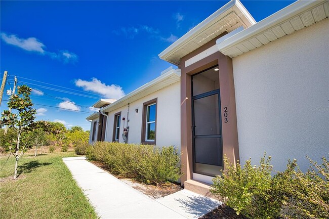 289 Boundary Blvd in Rotonda West, FL - Building Photo - Building Photo