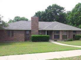 5402 Edgewater Cir in Rowlett, TX - Building Photo