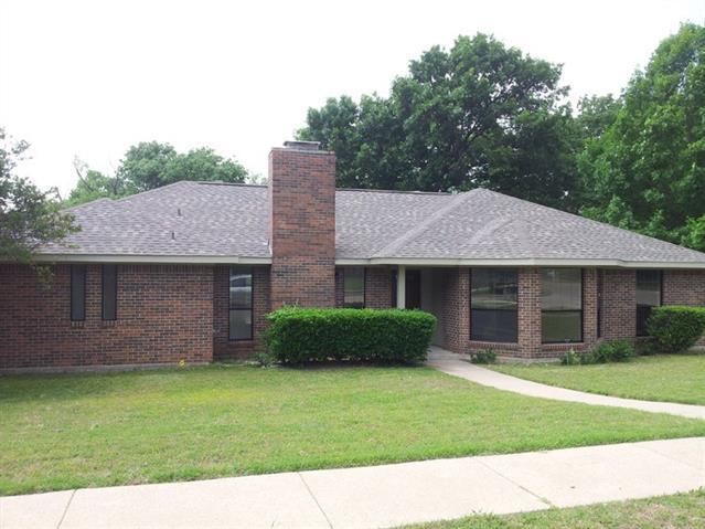 5402 Edgewater Cir in Rowlett, TX - Building Photo