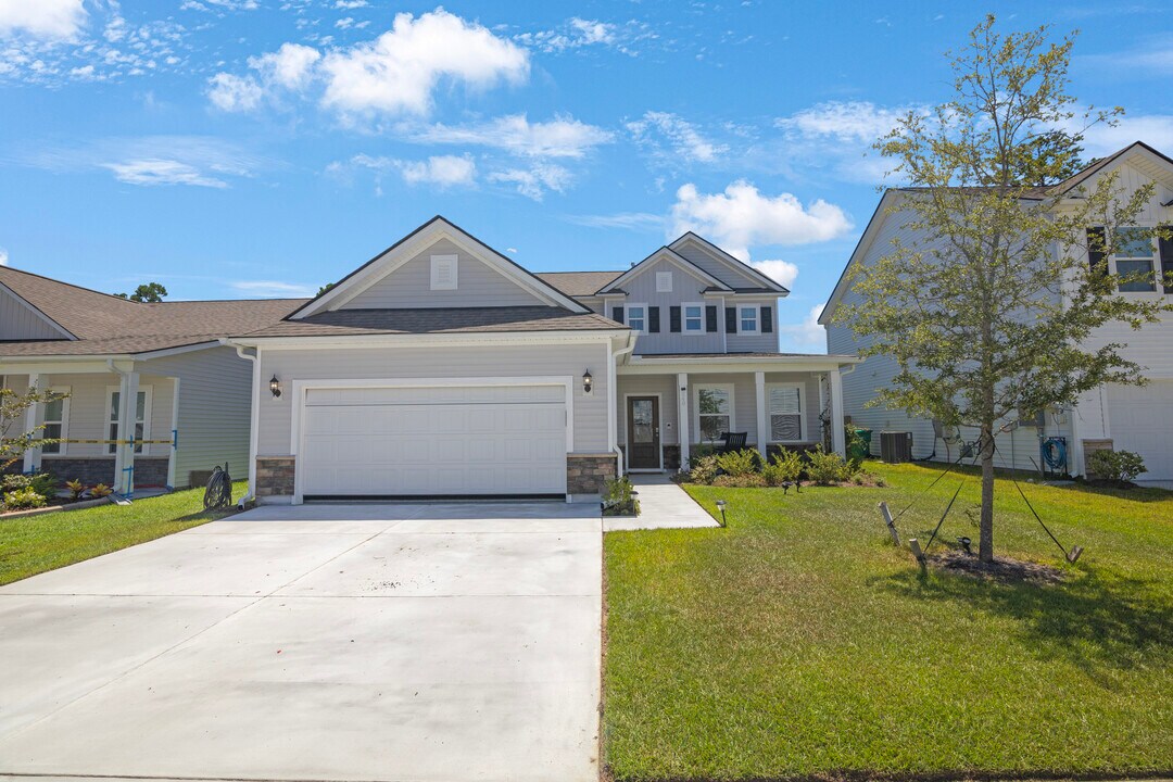 240 Raines Wy in Okatie, SC - Building Photo