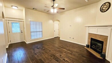 811 Dogwood Ct in Moore, OK - Foto de edificio - Building Photo