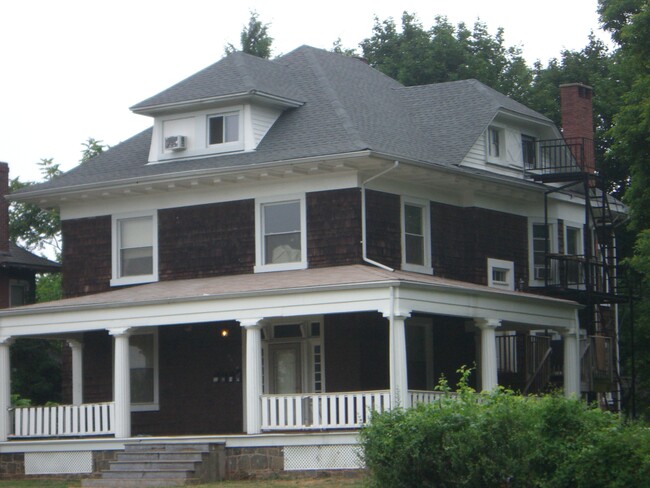 3711 Liberty Heights Ave, Unit 1F in Baltimore, MD - Building Photo - Building Photo