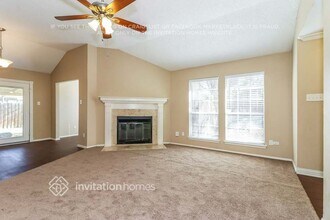 313 Sunnyview Dr in Mansfield, TX - Foto de edificio - Building Photo