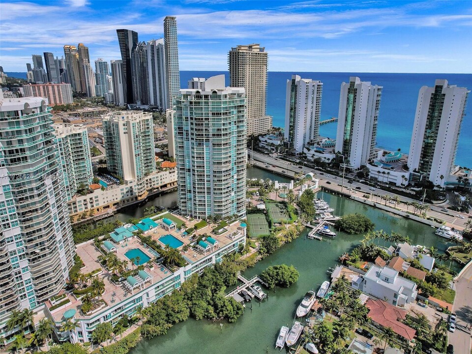 16400 Collins Ave in Sunny Isles Beach, FL - Building Photo