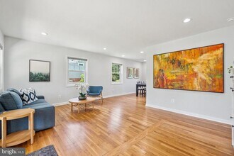 2013 Maynard Dr in Falls Church, VA - Building Photo - Building Photo