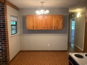 1923 Karen Ln in Tallahassee, FL - Building Photo - Building Photo