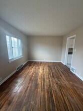 864 E 260th St in Euclid, OH - Building Photo - Building Photo