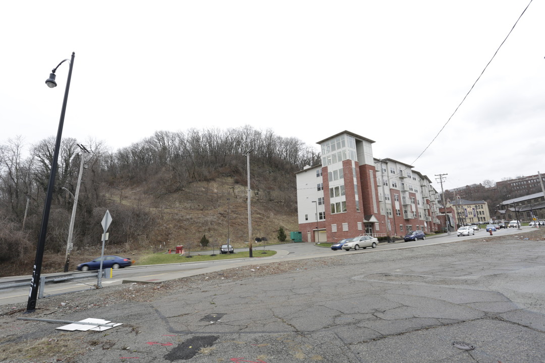 Portal Place Phase II in Pittsburgh, PA - Building Photo