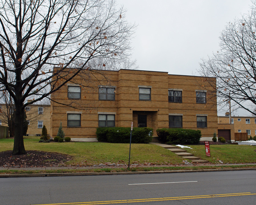 2615 Shroyer Rd in Dayton, OH - Foto de edificio