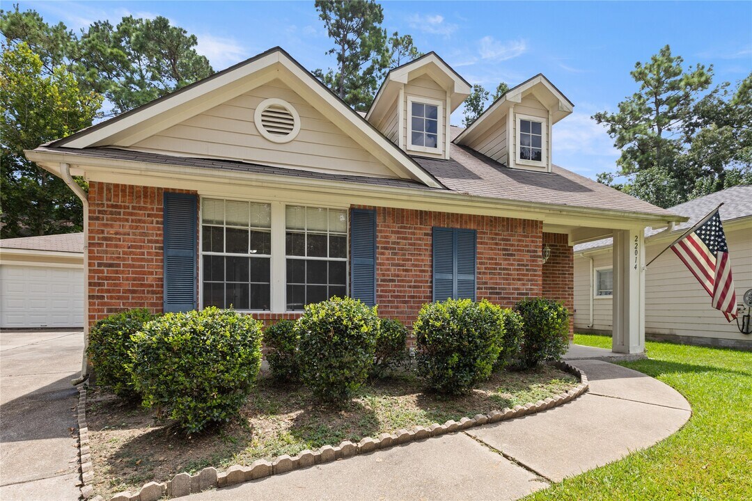 22014 Soft Pines Ct in Porter, TX - Foto de edificio