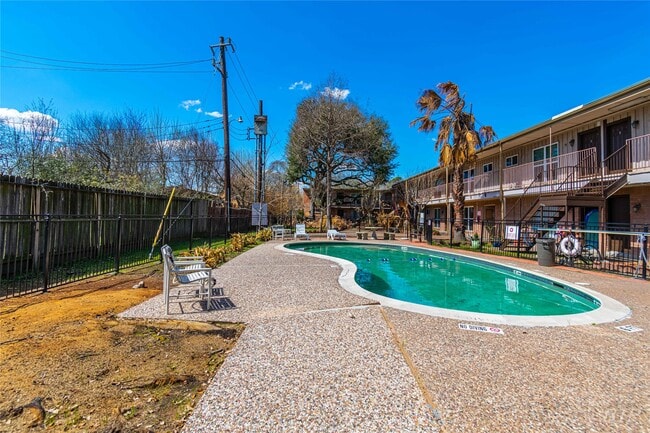 8110 Albacore Dr