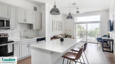 2511 Montopolis Dr in Austin, TX - Building Photo - Building Photo