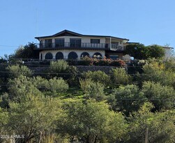 322 N Cleopatra St in Queen Valley, AZ - Building Photo