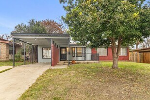 527 Lively Dr in San Antonio, TX - Building Photo