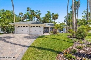 101 Sanchez Ct in Palm Valley, FL - Building Photo