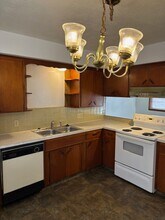 2167 E Cherry St in Springfield, MO - Building Photo - Building Photo