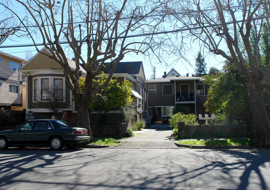 107-109 Taylor St in San Rafael, CA - Building Photo