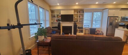 7B Sparhawk St in Boston, MA - Building Photo - Building Photo