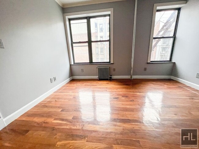 Second Avenue in New York, NY - Foto de edificio - Building Photo