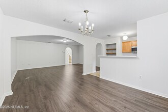 3762 Verde Gardens Cir in Jacksonville, FL - Foto de edificio - Building Photo