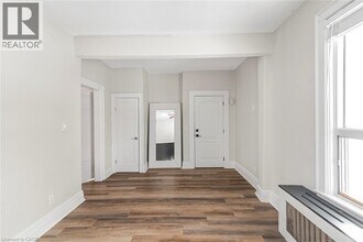 126 Florence St in Hamilton, ON - Building Photo - Building Photo