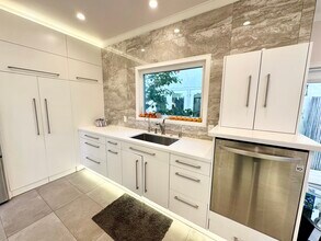 2315 24th St in Santa Monica, CA - Foto de edificio - Building Photo