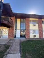 7431 Hazelcrest Dr, Unit E in Hazelwood, MO - Building Photo