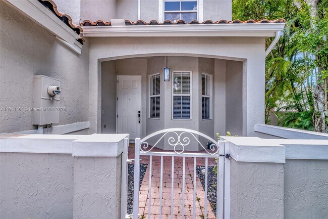 4413 NW 97th Pl in Doral, FL - Building Photo - Building Photo