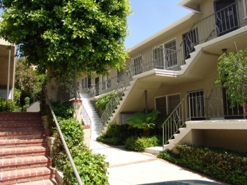 1940 Beverly Glen Blvd in Los Angeles, CA - Foto de edificio - Building Photo