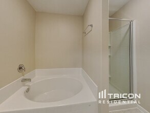 532 Red Dusk Paint Dr in La Marque, TX - Building Photo - Building Photo