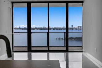 700 NE 24th St, Unit 1706 in Miami, FL - Building Photo - Building Photo